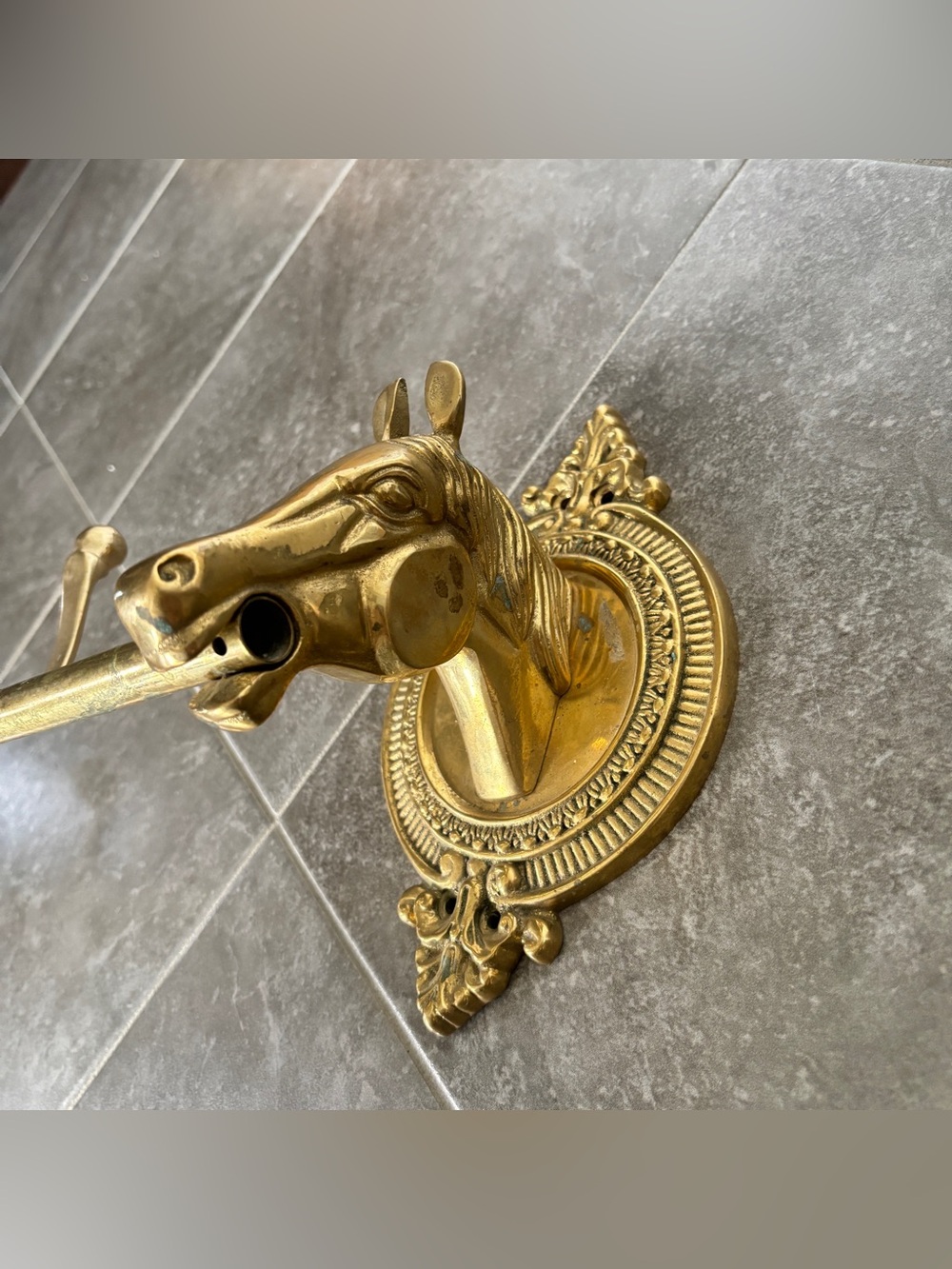 Vintage 3.5 ft Brass Horse Head Tack Rack Coat Rack, Equestrian Entryway 5 Hooks - Picture 9 of 16